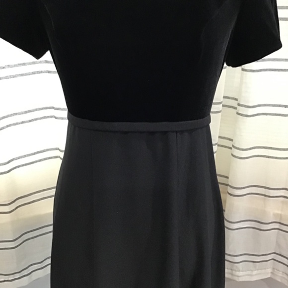 Southeastern Performance Harmonique Women Size Med Black Empire Dress Velvet - Picture 6 of 12